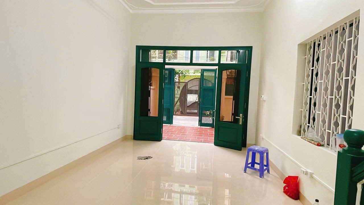 Cho thuê nhà nguyên căn ngõ 52 Lê Trọng Tấn, 80m2 x 4 tầng, 4 ngủ to KD kết hợp ở gđ