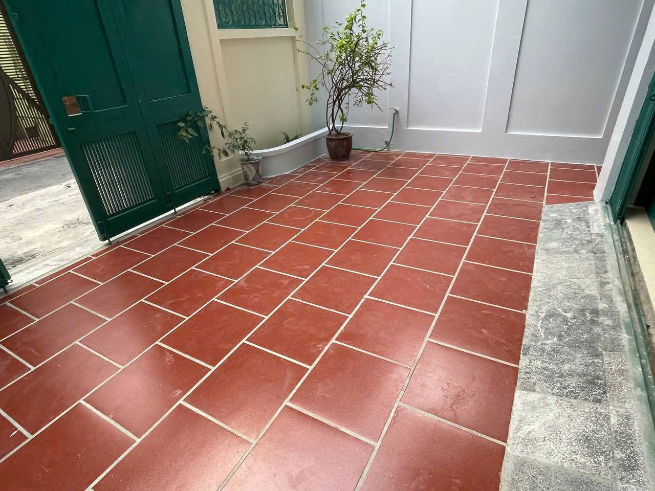 Cho thuê nhà nguyên căn ngõ 52 Lê Trọng Tấn, 80m2 x 4 tầng, 4 ngủ to KD kết hợp ở gđ