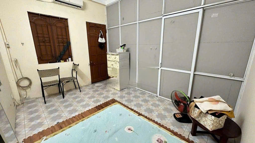 Cho thuê nhà ngõ 159 Lĩnh Nam, 25m2 x 4 tầng x 2 phòng ngủ 3vs, 6 triệu