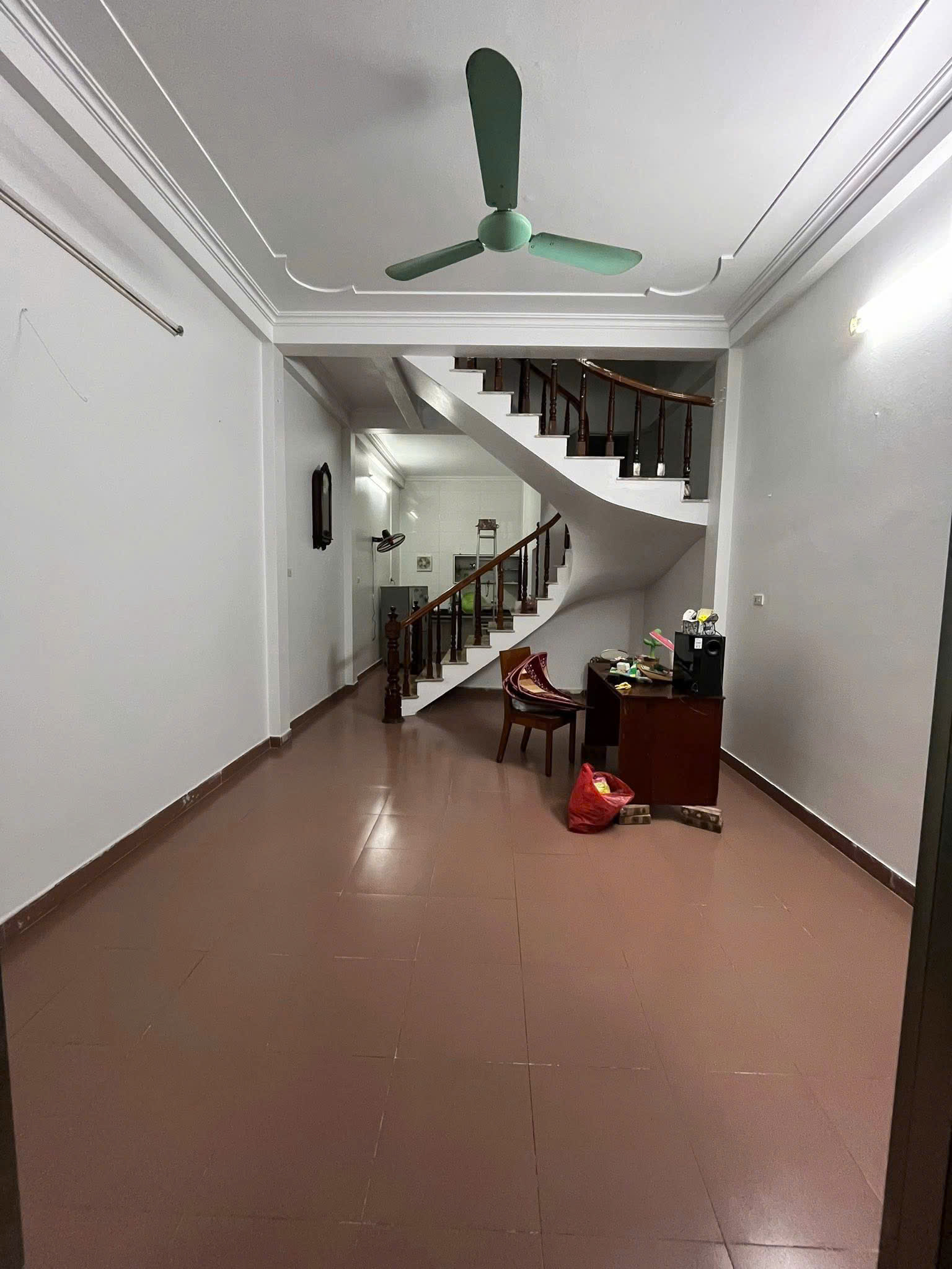 Cho thuê nhà nguyên căn 279 Lĩnh Nam, 50m2 – 3 tầng – 2 ngủ – 2 wc, 6,5tr / tháng