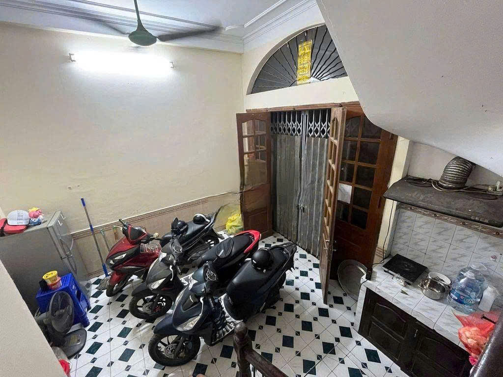 Cho thuê nhà ngõ 159 Lĩnh Nam, 25m2 x 4 tầng x 2 phòng ngủ 3vs, 6 triệu