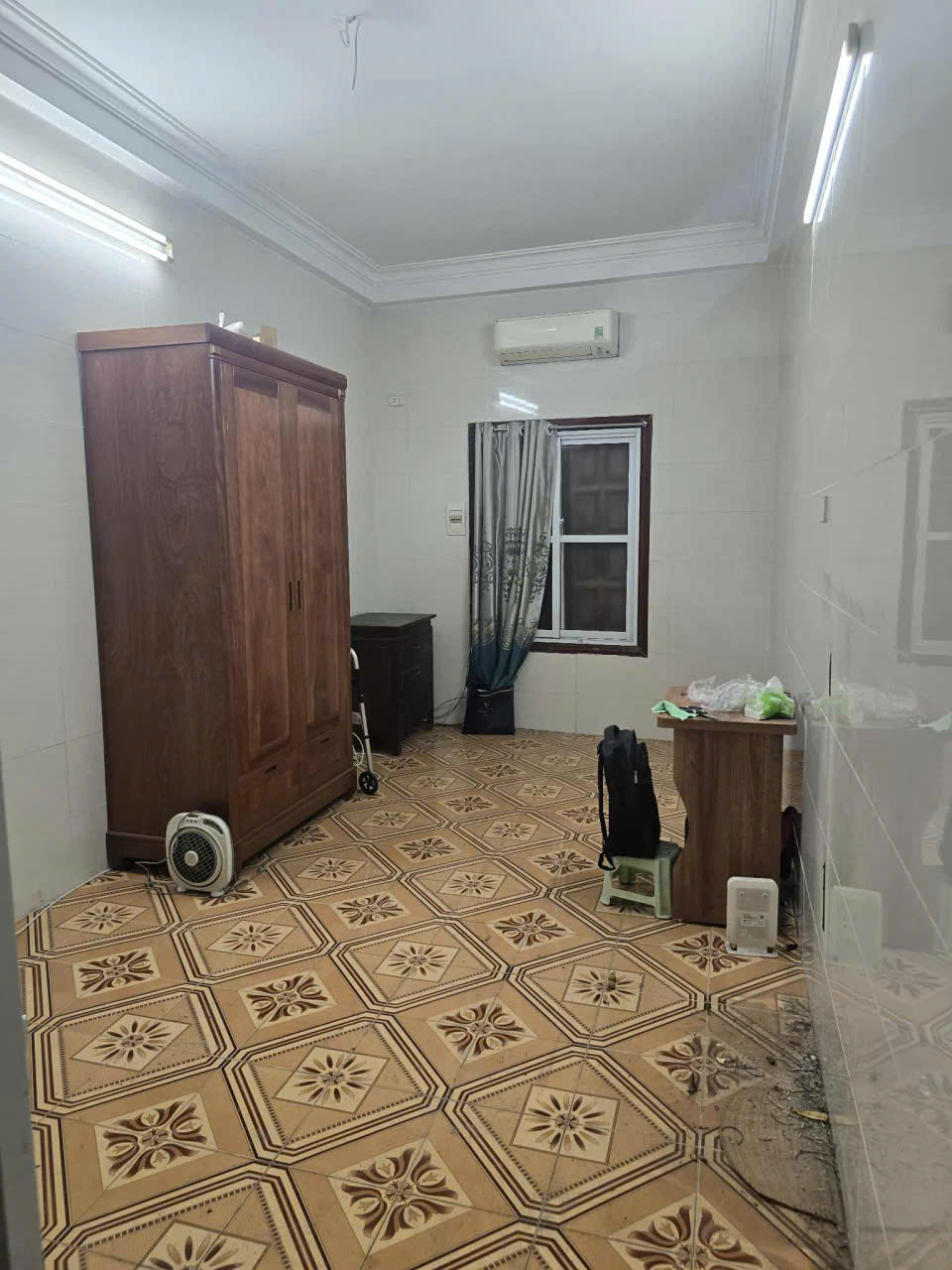 Cho thuê nhà nguyên căn 112 Nam Dư, 22m2 x 3 tầng – 2 ngủ – 2 wc, 6 triệu/ tháng.