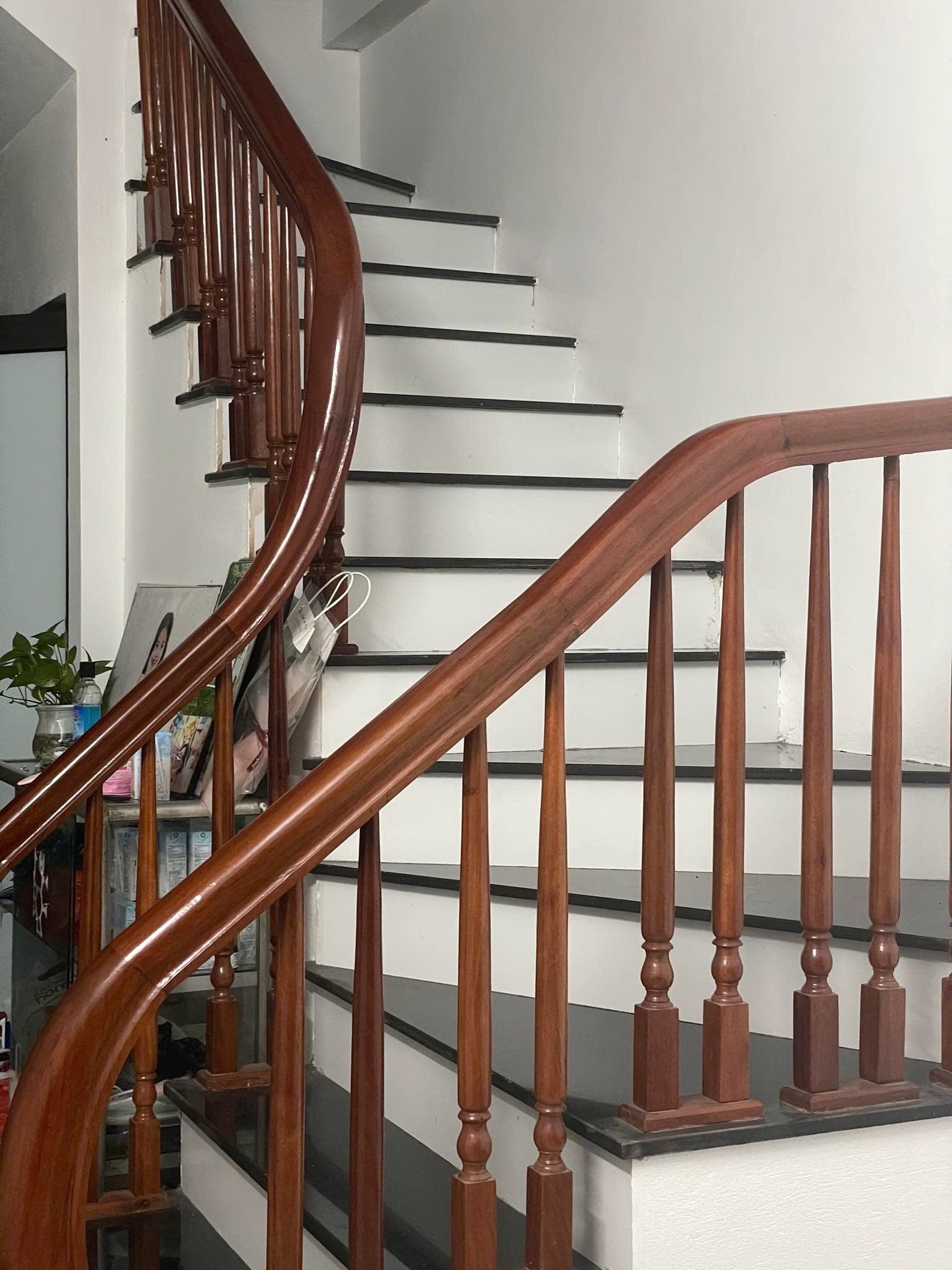 Cho thuê nhà Phạm Văn Đồng, 3 tầng x 40m2, 2 ngủ, 11 Triệu