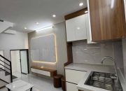 Cho thuê nhà ngõ chợ Khâm Thiên, 3 tầng x 23m2, 3 ngủ, 2 vệ sinh, 8.5 Triệu