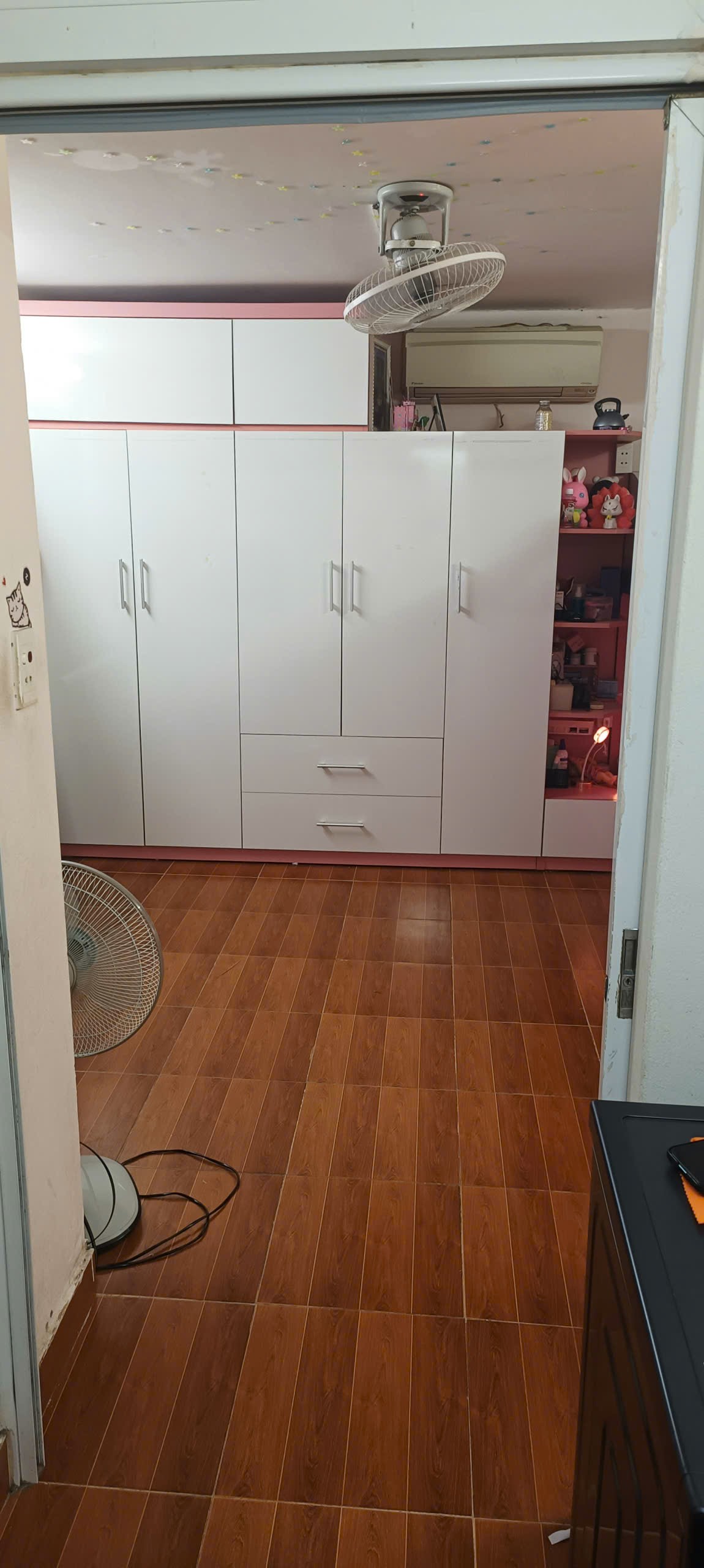 Cho thuê nhà Nguyên Căn ngõ 4 Phương Mai, 20m2 x 2 tầng – 1pnkk 7,5 triệu/tháng.