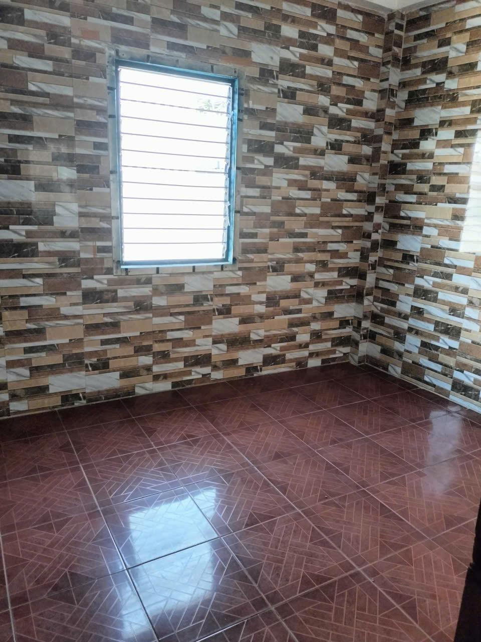 Cho thuê nhà ngõ 132 Tam Trinh, 2.5 tầng x 2 ngủ, 6 Triệu vào ngay