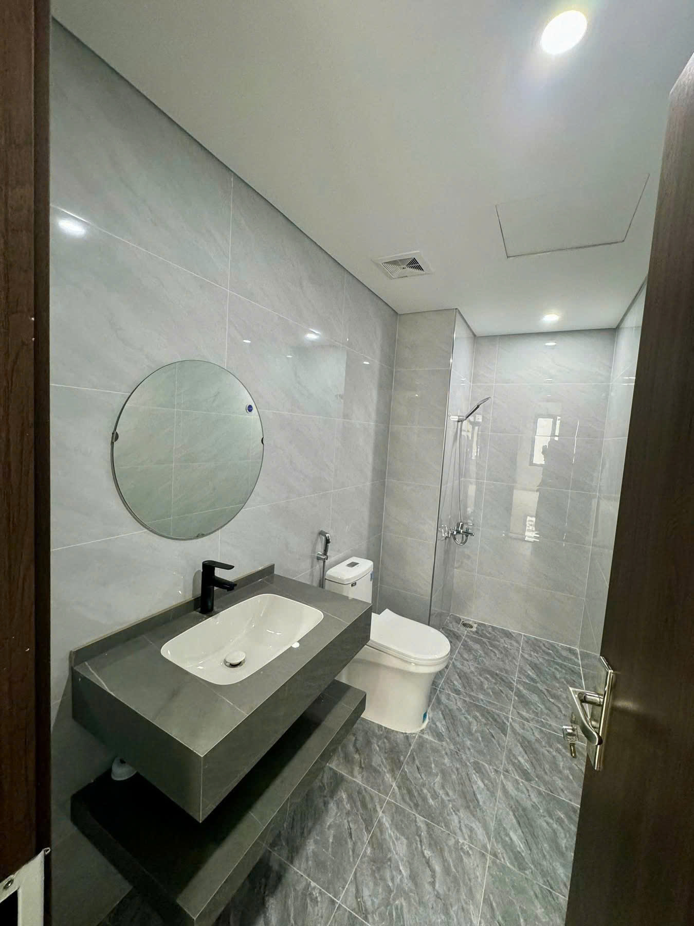 Cho thuê nhà ngõ 985 Tam Trinh, 38m2 x 5 tầng, 3 ngủ, Giá 13 triệu/tháng