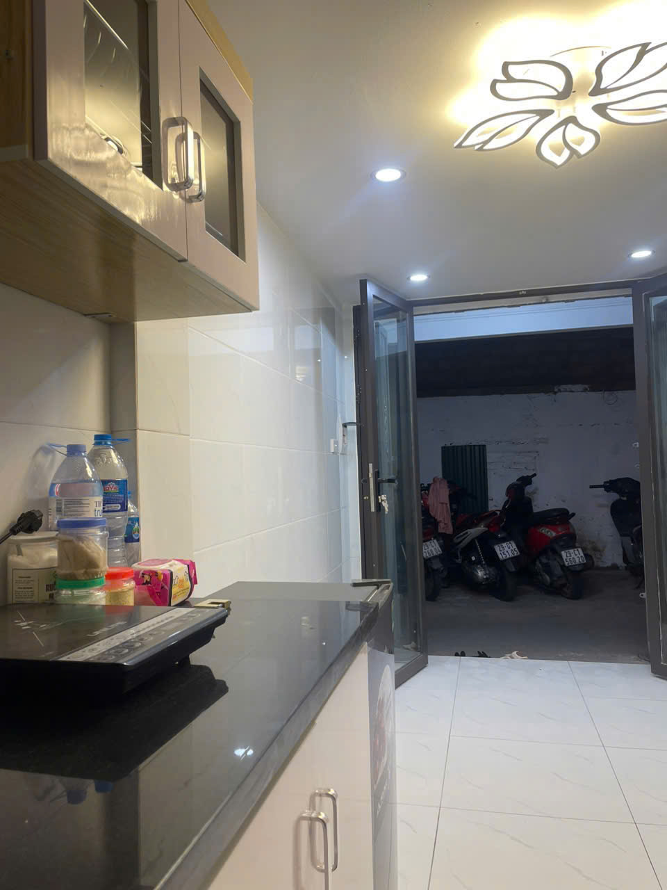 Cho thuê nhà ngõ 124 Vĩnh Tuy- Hai Bà Trưng, 5 Tầng x 25m2, 3 ngủ full đồ, 10 triệu/th