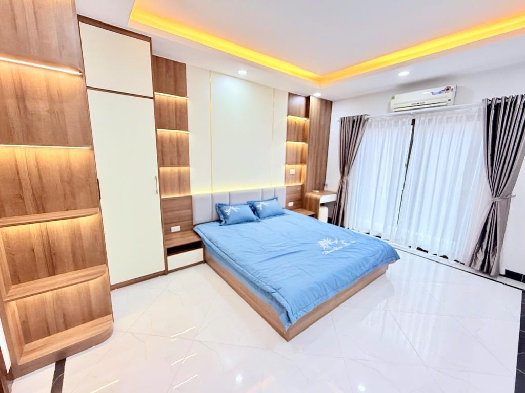 Nhà Cổ Nhuế, dân xây 5 tầng, lô góc, 7 chỗ ngủ trong nhà chỉ 6,9 tỷ
