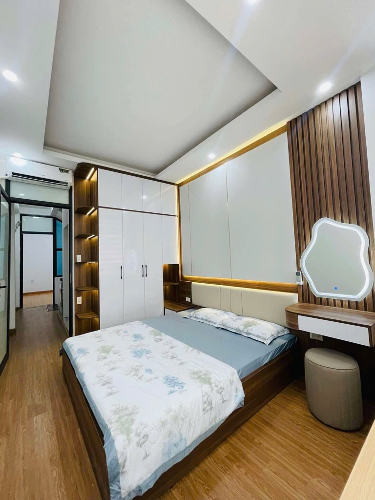 NHÀ ĐẸP ĐẠI TỪ – GẦN PHỐ – LÔ GÓC 2 THOÁNG