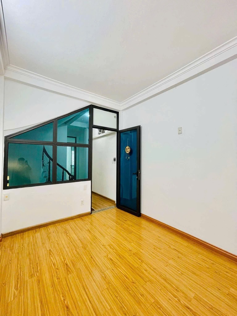NHÀ ĐẸP ĐẠI TỪ – GẦN PHỐ – LÔ GÓC 2 THOÁNG