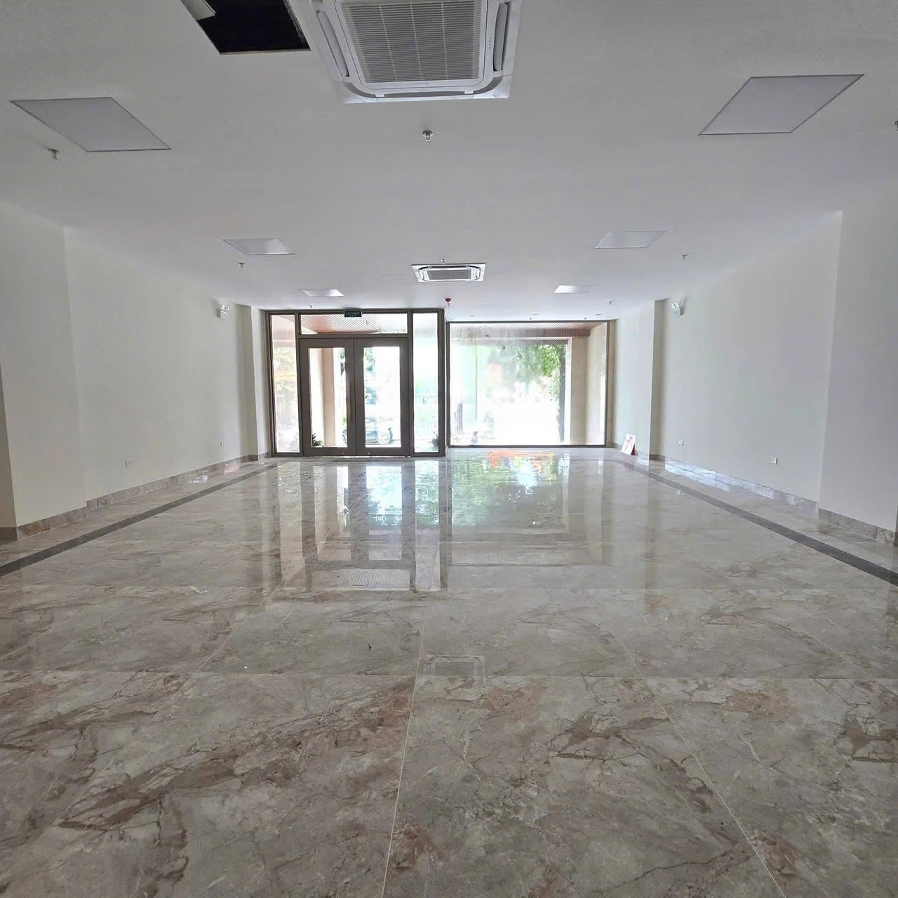 BÁN TÒA NHÀ VP CẦU DIỄN, BẮC TỪ LIÊM – 152M² x 8T CÓ HẦM – MT 8M – DÒNG TIỀN 150TR/TH