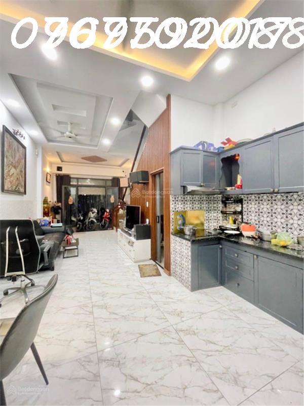 Nhà mới 3 tầng ở ngay Tân Sơn Nhì HXH – 4.4m x 14m chỉ 6 ty..