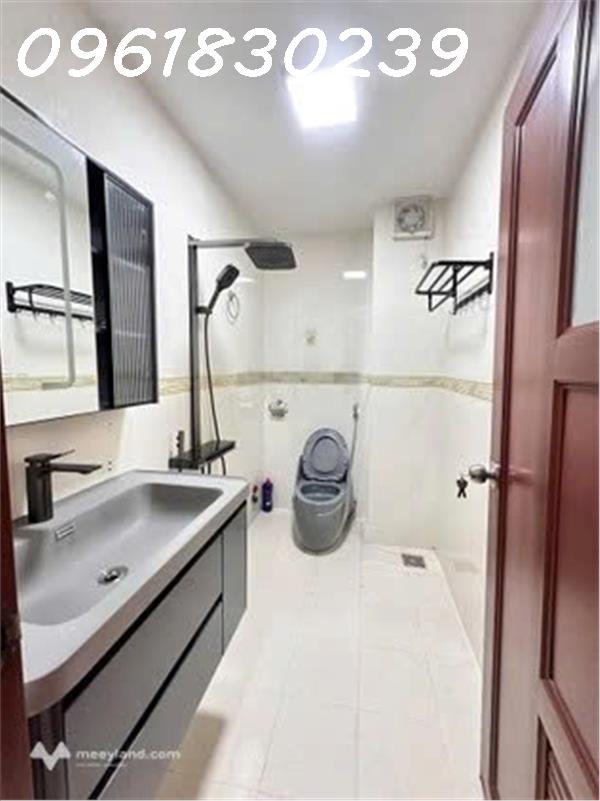 Bán nhà hẻm 8m – vừa ở vừa kinh doanh – nhà vị trí cực đẹp gần CC Dream Home