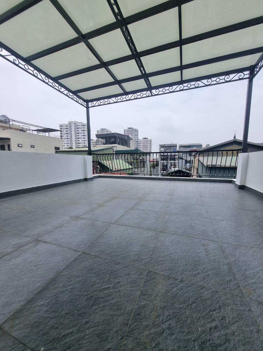 Vương Thừa Vũ 45m 6 tầng thang máy, đẳng cấp ô tô vào nhà, nội thất xin