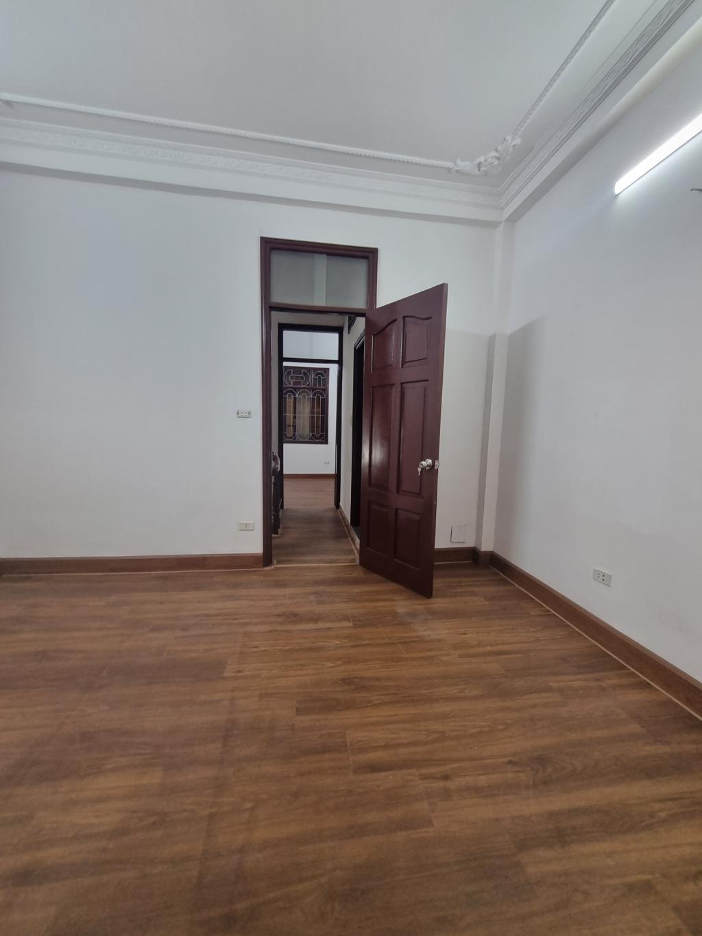 Vương Thừa Vũ, 45m tọa độ vàng, vij trí đẹp 10m mặt phố