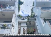Bán nhà ngõ 11, Thủ Đức. 54m2, 3 tầng, 3PN, Sổ hồng. Giá 5.1 tỷ. LH: 0933125879
