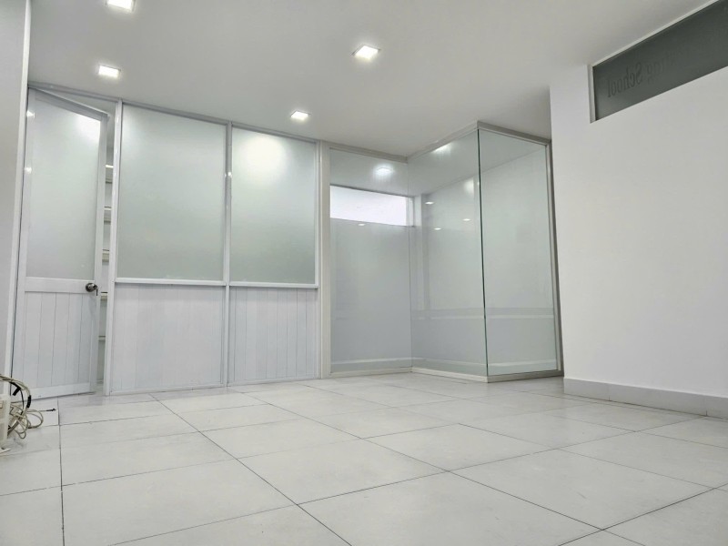 Bán nhà mặt tiền đường Đình Phong Phú, Phường Tăng Nhơn Phú . DT 91m2, 3 tầng, 3PN, sổ hồng. Giá 7.99 tỷ.