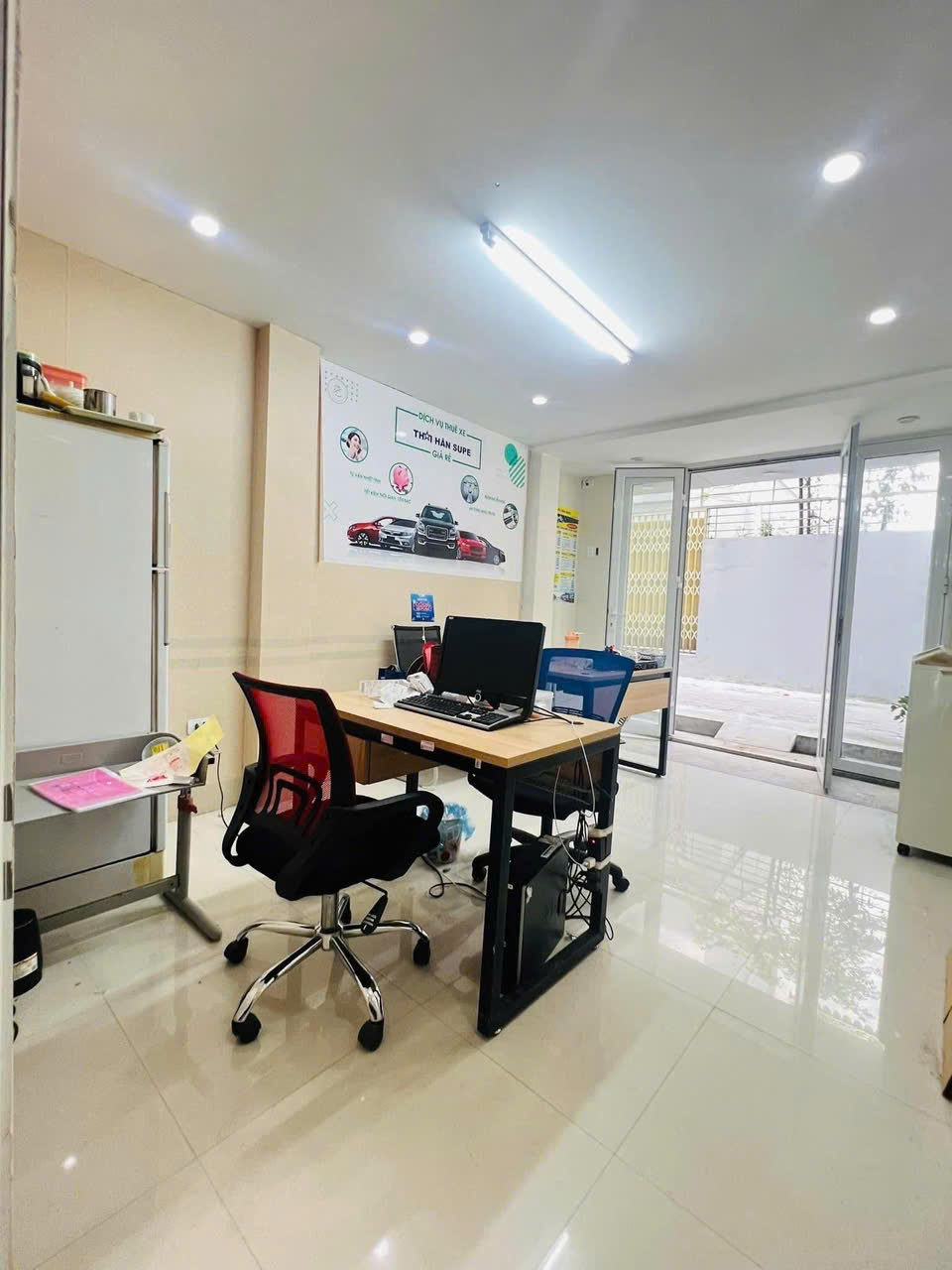 Cho thuê cửa hàng tại 300 Lạc Trung, Hai Bà Trưng, Hà Nội.