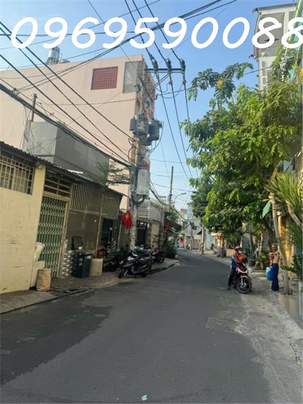 Nhà siêu rẻ ngay chợ Tân Hương DT 6x18m, 1 lầu hẻm ô tô giá: 6 tỷ chốt