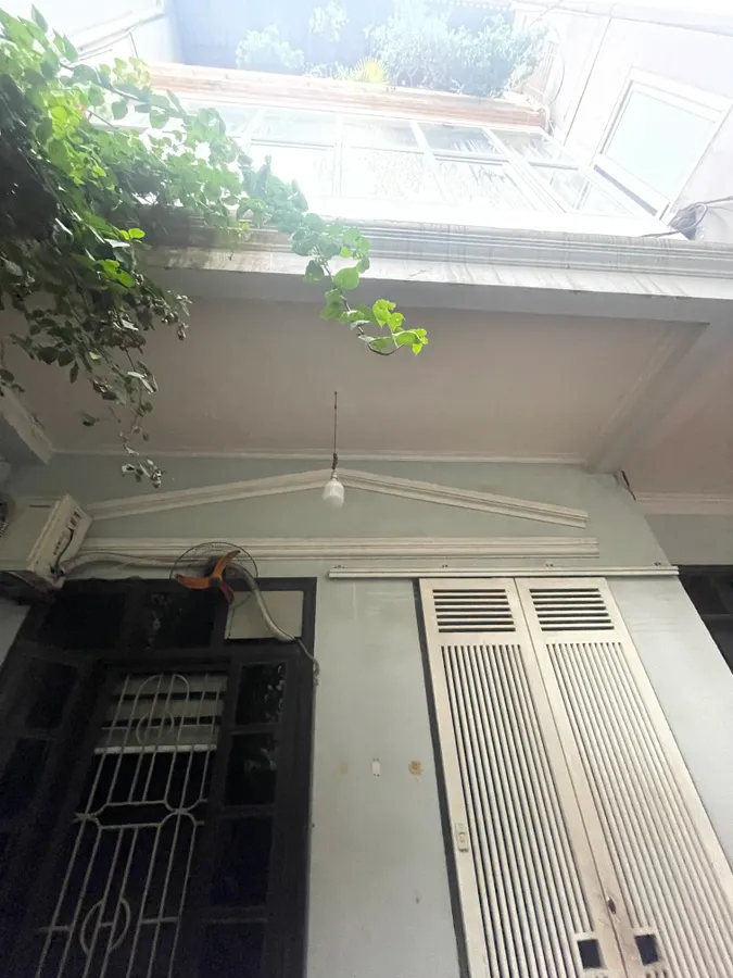 BÁN NHÀ RIÊNG Phố Nguyễn Văn Cừ 56m2 X 5 Tầng MT4m,9.5 Tỷ Long Biên.