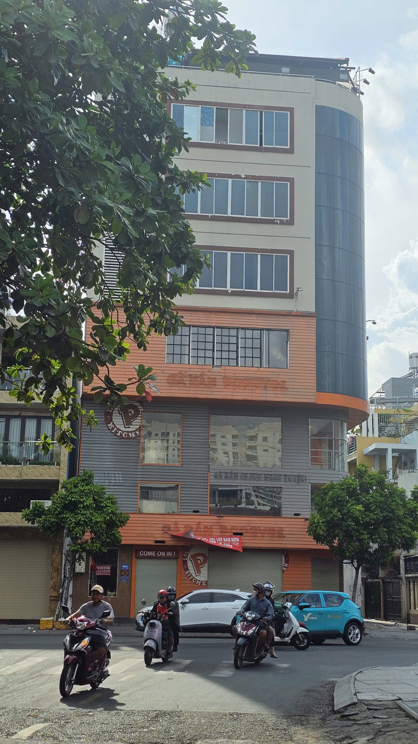 Cần cho thuê Mặt tiền tòa nhà 661 Lũy Bán Bích, Góc 2 MT, vị trí kinh doanh đẳng cấp