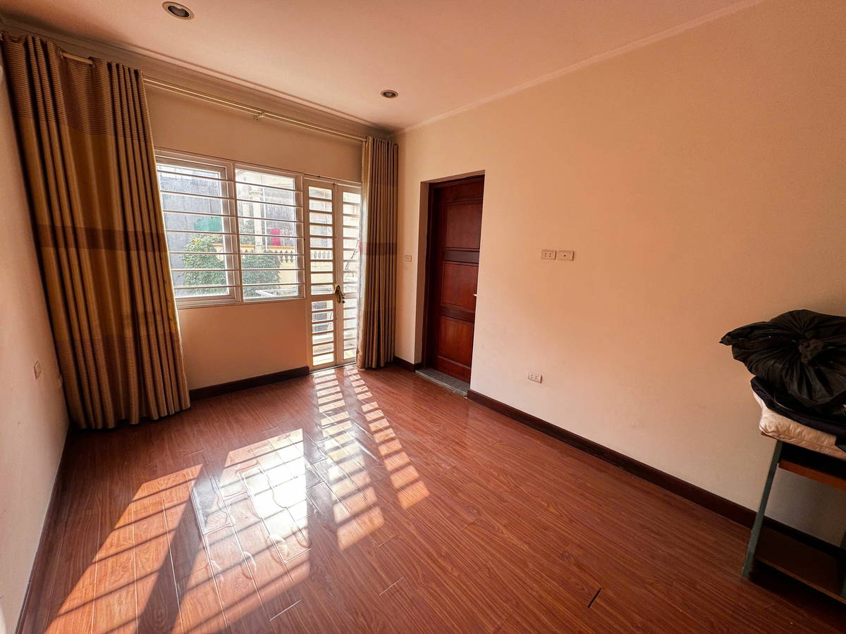 Bán nhà ngõ Đa Sỹ, Hà Đông, 77m2 Sổ đỏ chính chủ, giá 9.2 tỷ. LH: 0975235116