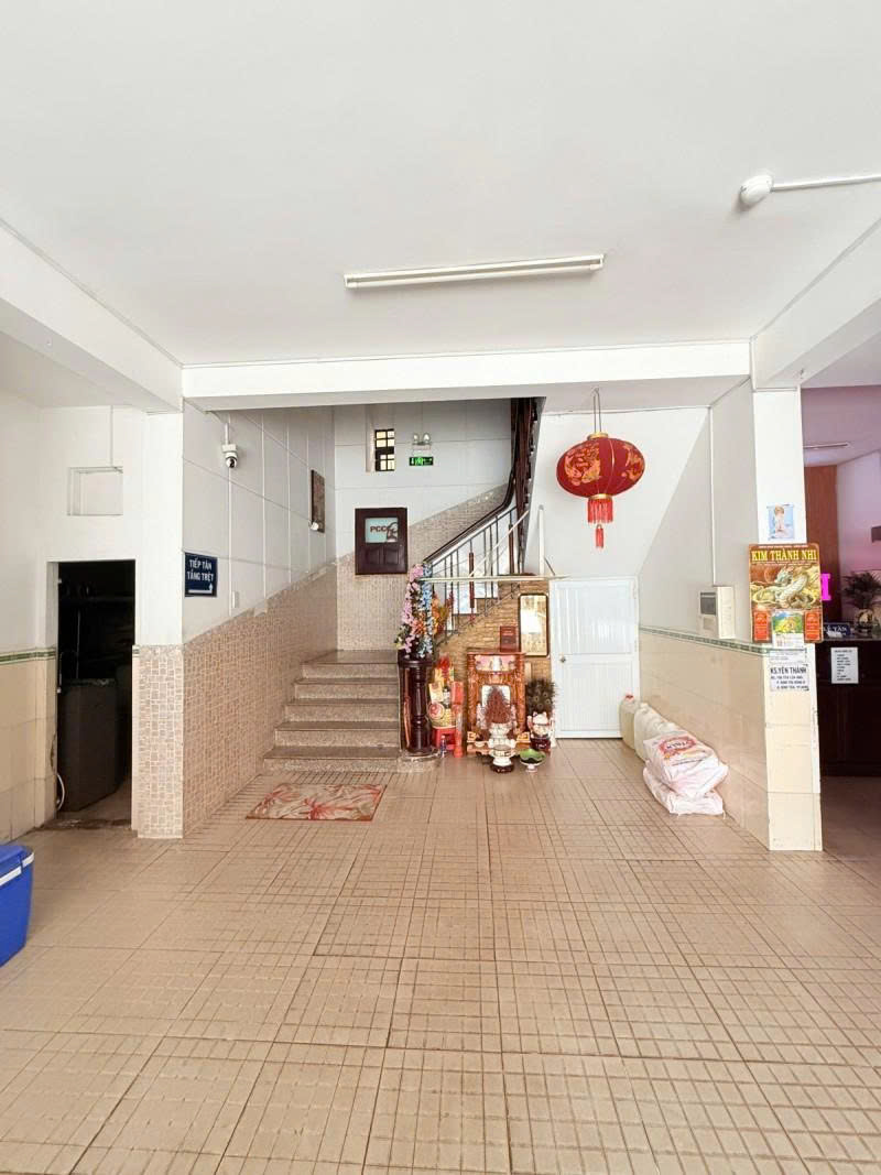 Bán nhà Mặt tiền Tên Lửa – gần Tỉnh Lộ 10, DT: 11,8×15,5m,4 Tầng – 14PN, 22,5 tỷ,