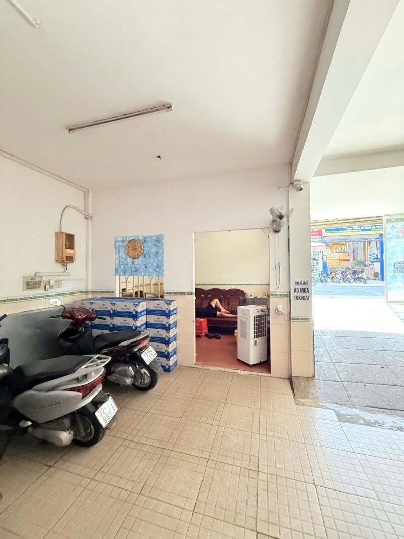 Bán nhà Mặt tiền Tên Lửa – gần Tỉnh Lộ 10, DT: 11,8×15,5m,4 Tầng – 14PN, 22,5 tỷ,