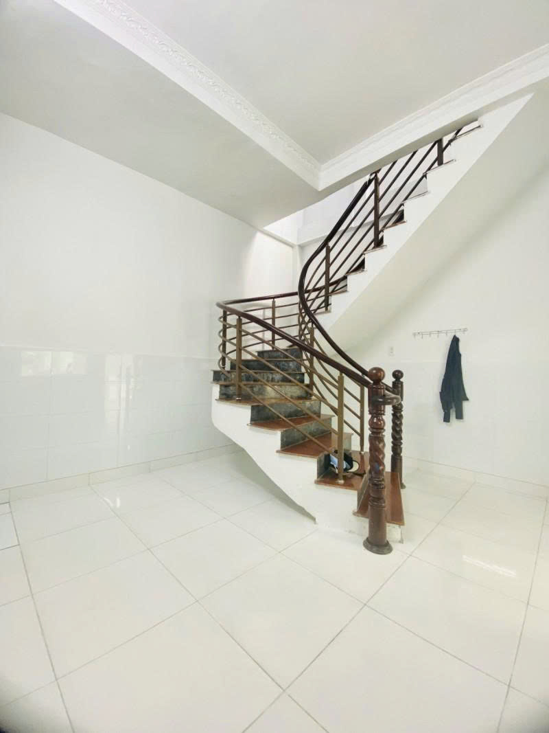 Bán nhà lô góc 2 Mặt tiền Lưu Chí Hiếu – Chế Lan Viên, 8,6x12m, 2 Tầng – 3PN, 16,9 tỷ.