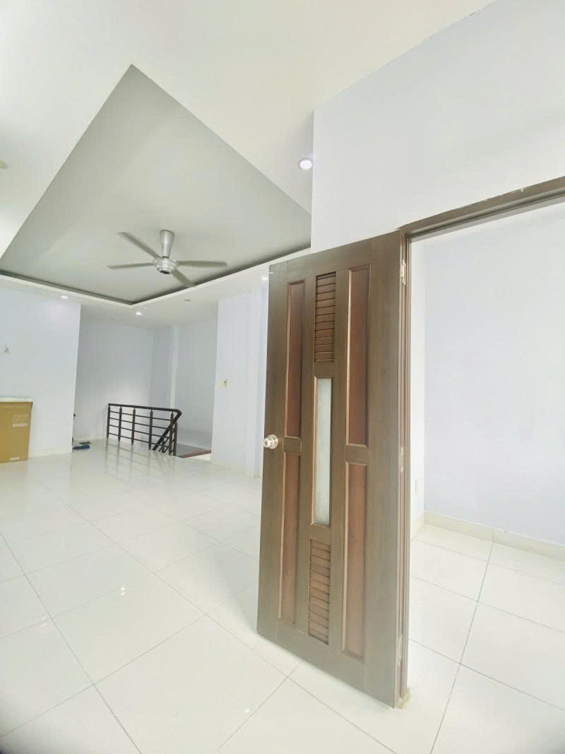 Bán nhà lô góc 2 Mặt tiền Lưu Chí Hiếu – Chế Lan Viên, 8,6x12m, 2 Tầng – 3PN, 16,9 tỷ.