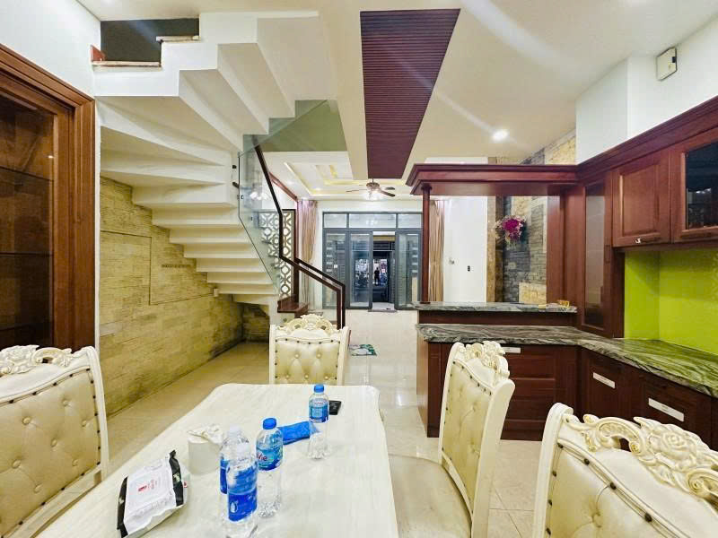Bán nhà Mặt tiền Kinh Doanh Cống Lở – gần Phan Huy Ích, 4,8x15m, 4 Tầng – 4PN, 13,5 tỷ.