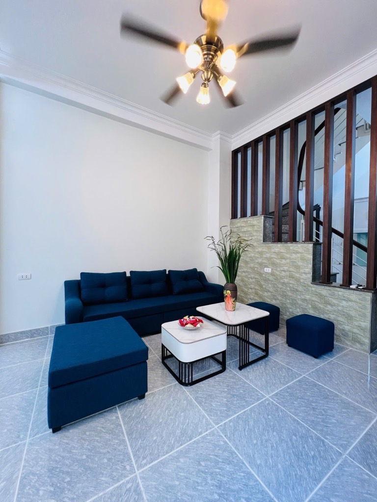 BÁN NHÀ ĐỨC GIANG, LONG BIÊN- LÔ GÓC, 40M-NHỈNH 8 TỶ(TL)