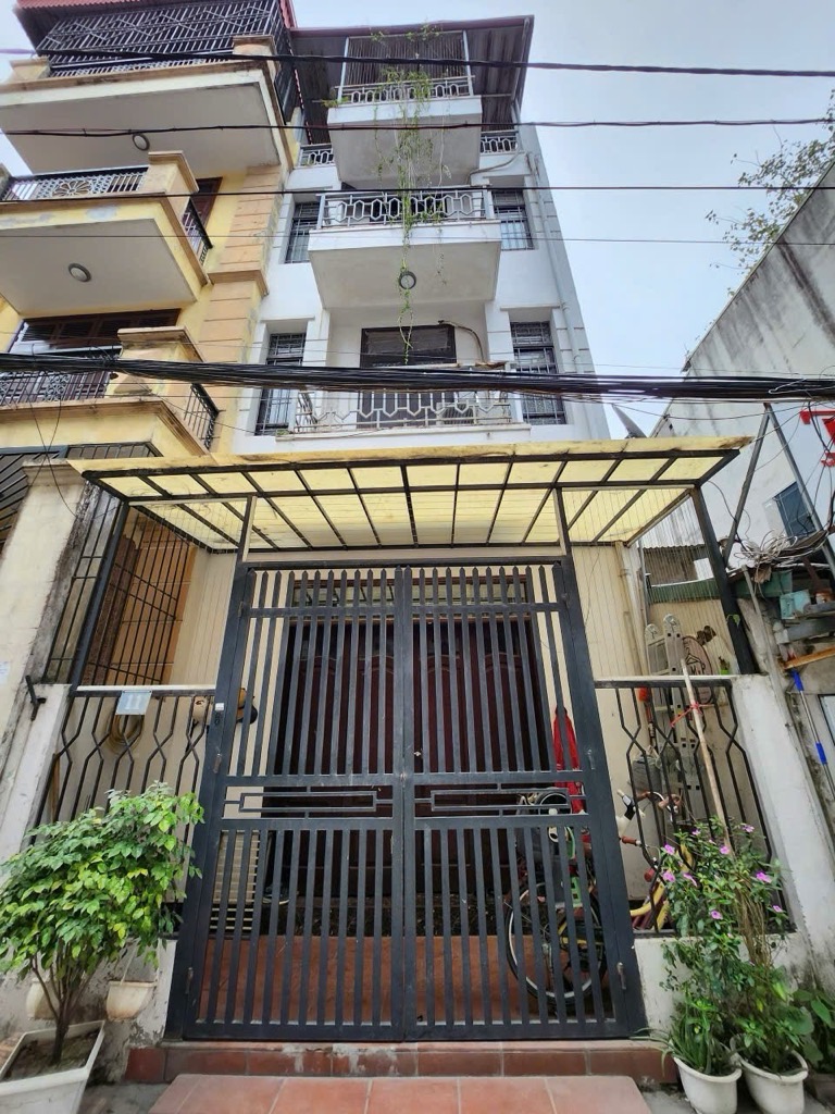 Bán nhà Gia Quất, ngay Ngọc Lâm 51m x 4T, oto tránh thông, kinh doanh chỉ 11 tỷ 4 còn tl. LH 0936123469