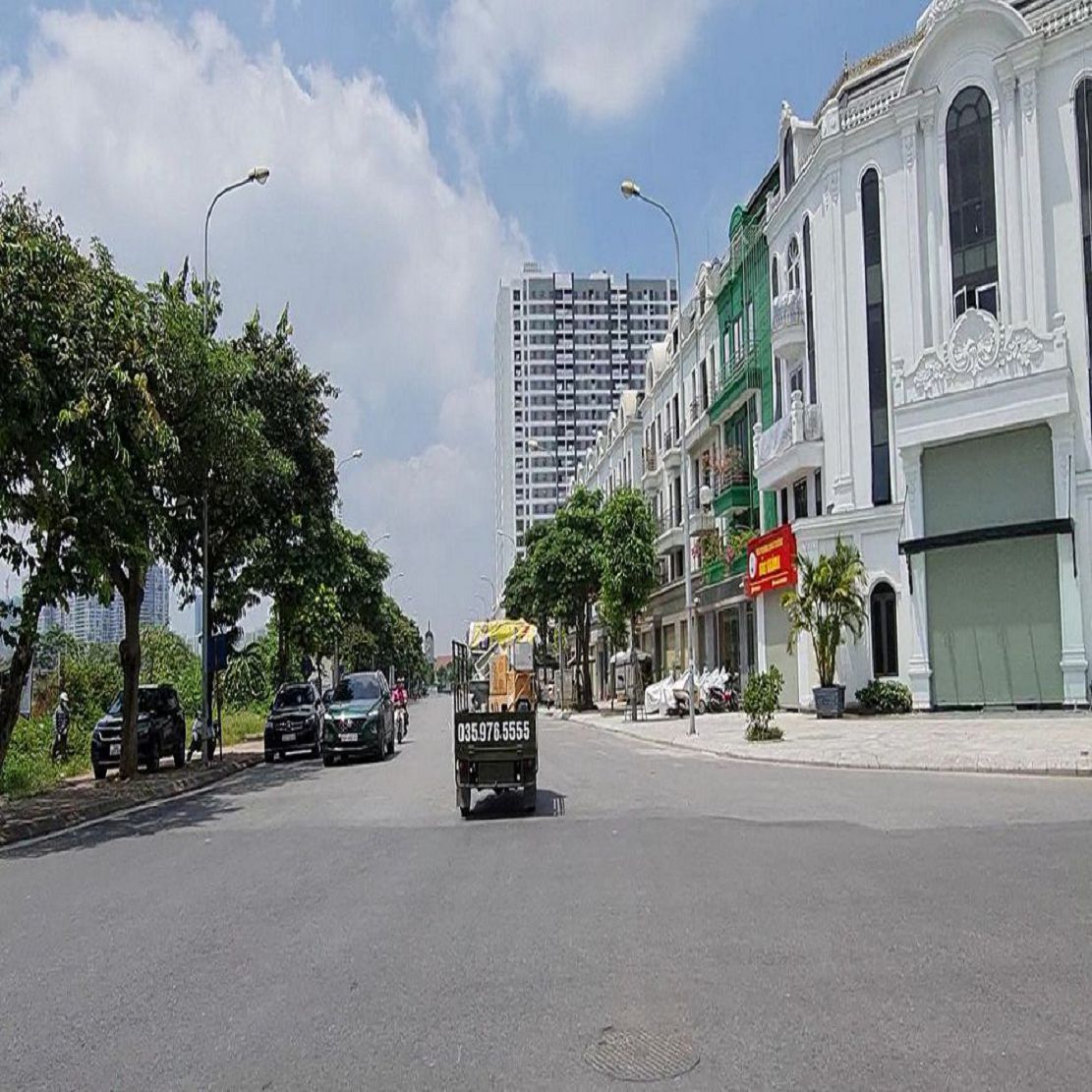 Hot hOt hoT. 36m2 Tái định cư Trâu Quỳ. Trục chính. Giá đầu tư 7 tỷ x. Lh 0989894845
