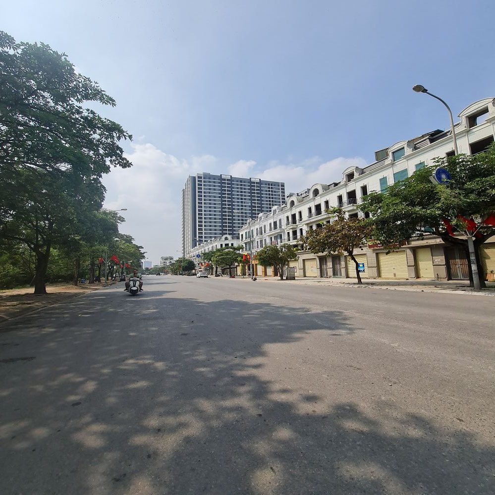 Hot hOt hoT. 36m2 Tái định cư Trâu Quỳ. Trục chính. Giá đầu tư 7 tỷ x. Lh 0989894845