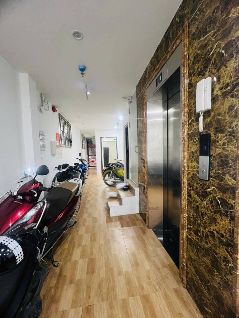 Bán Tòa CHDV Trần Cung Sau ĐH Điện Lực Lô Góc 75m2, 7Tầng, TM,, Oto 100 triệu/th 18.5 tỷ