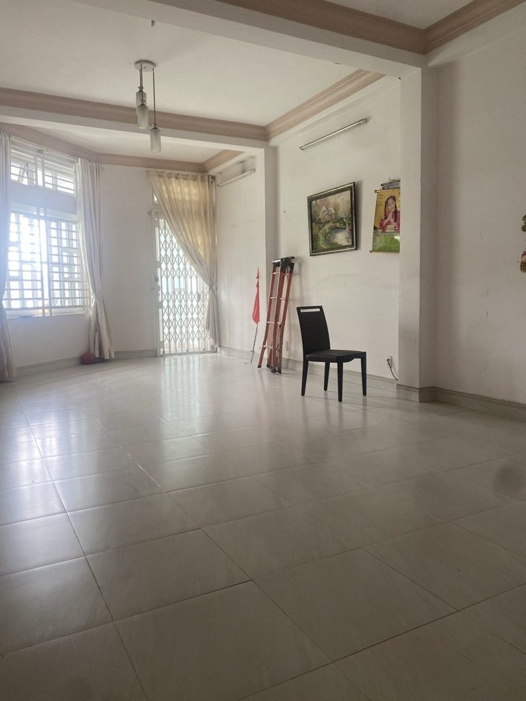 Bán nhà mặt tiền giáp Quận 5, 4.5×25, đường Phong Phú, chỉ 13 tỷ nhỉnh