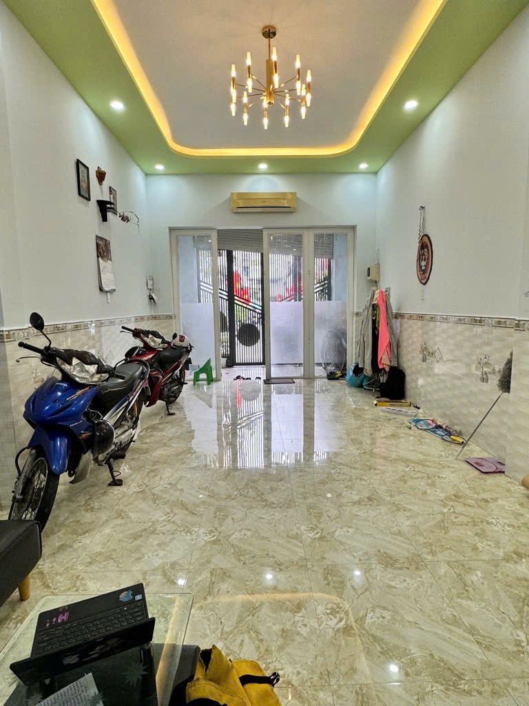 Nhà Hẻm Ô Tô Ngay Chợ Phạm Văn Bạch