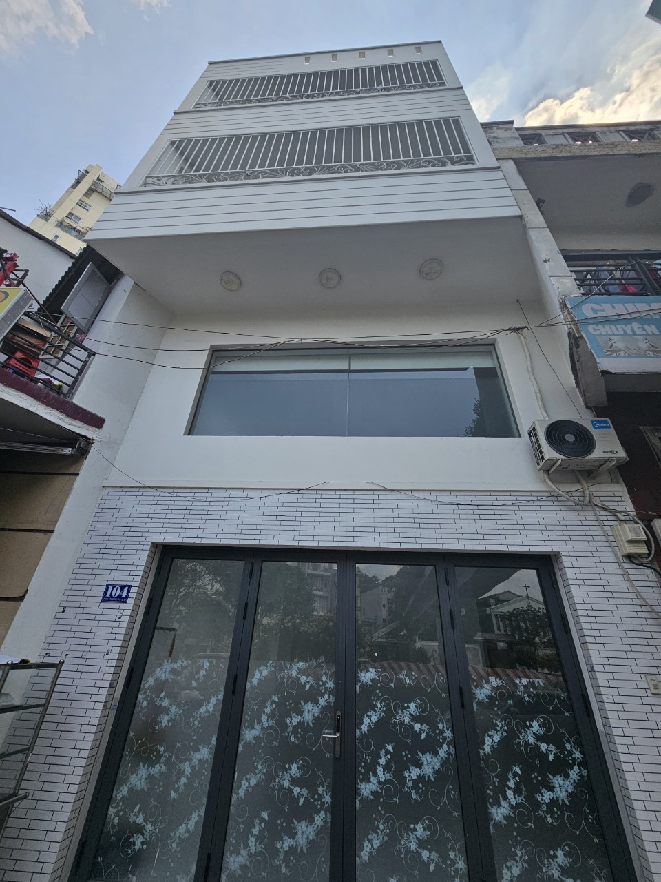 Bán Nhà 4 Tầng Mặt Tiền Phạm Văn Đồng – Phường 3 – Gò Vấp