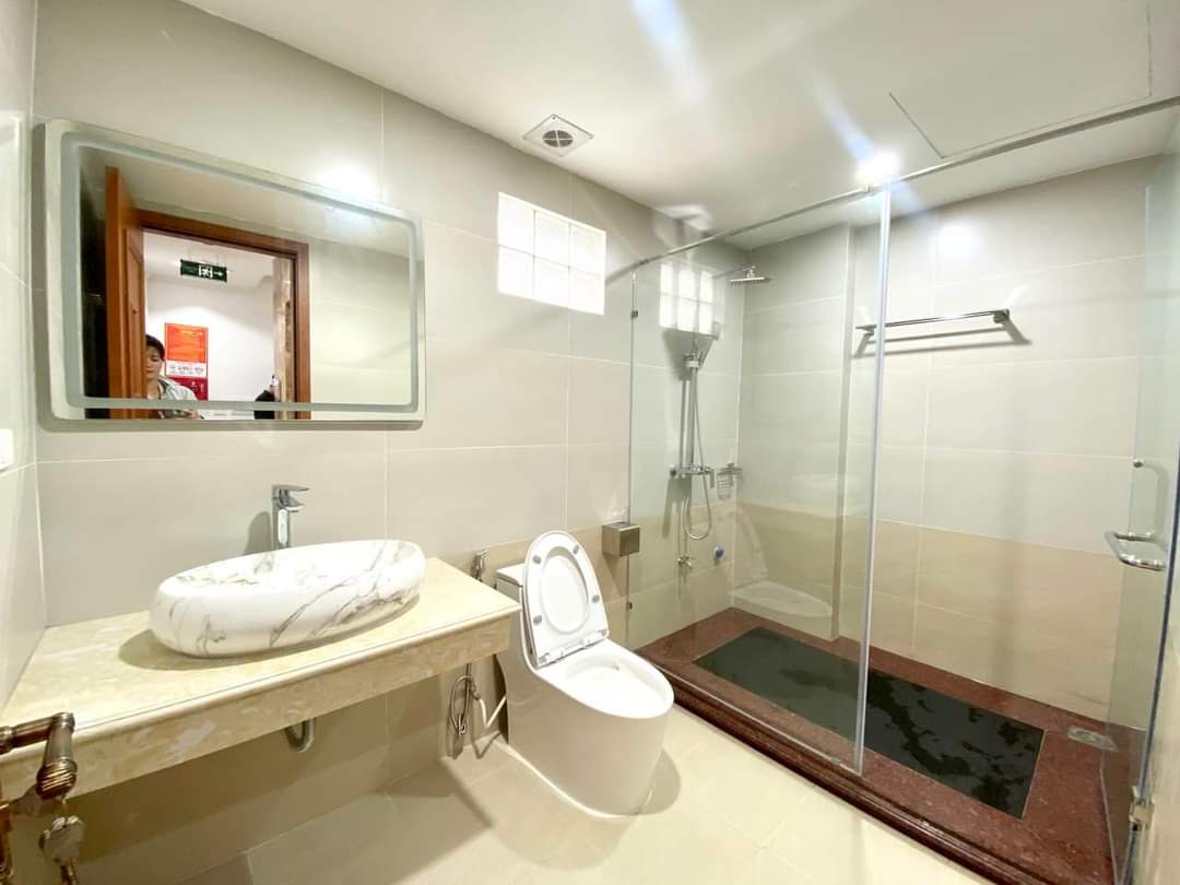 NHÀ DÂN XÂY HỌC VIÊN TÀI CHÍNH – DT53M2 – 5 TẦNG – GIÁ 8 TỶ – ĐƯỜNG Ô TÔ THÔNG – KINH DOANH