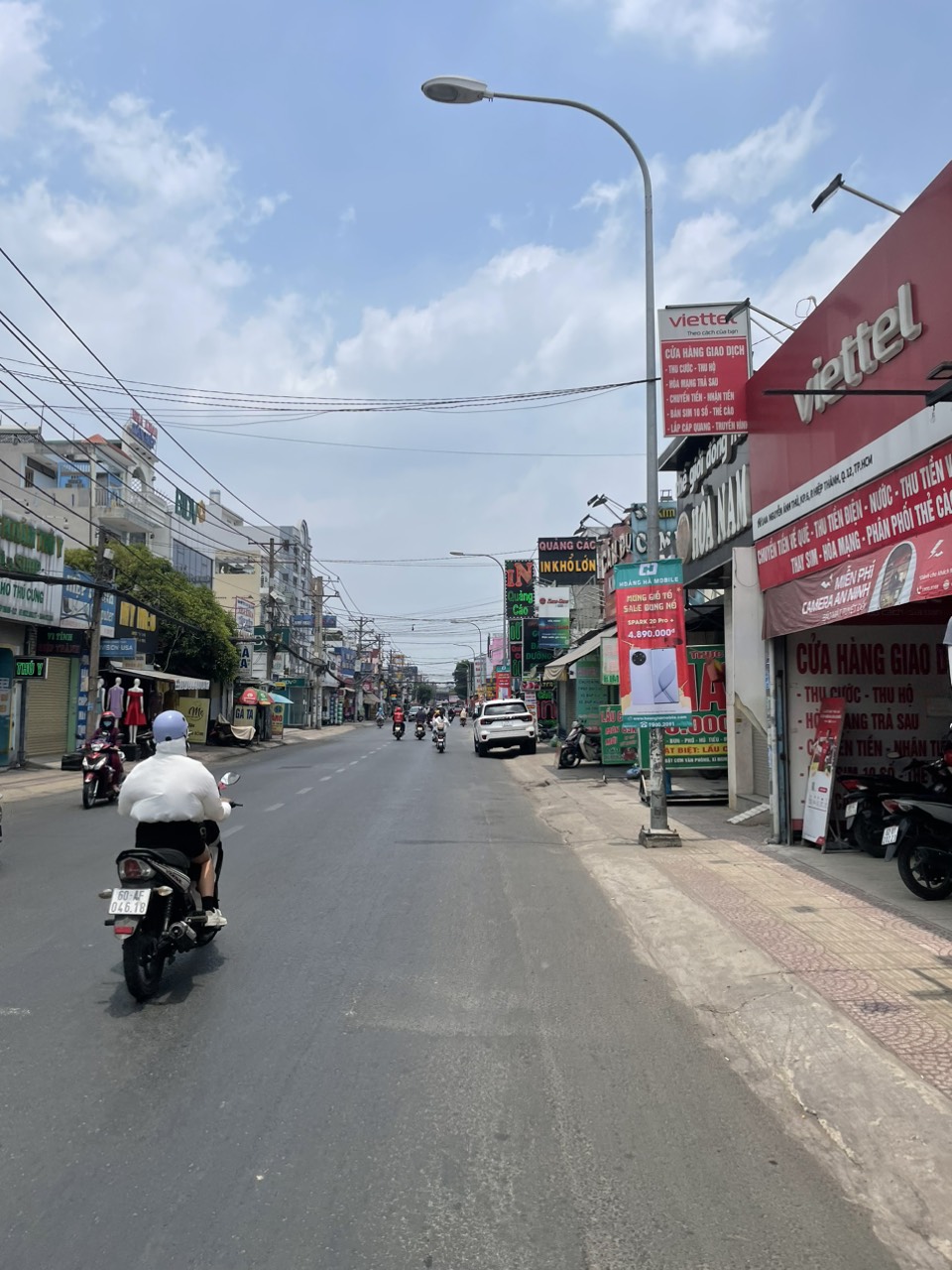 Bán nhà mặt tiền 20,5x28m giá 60 tỷ Đường Nguyễn Ảnh Thủ