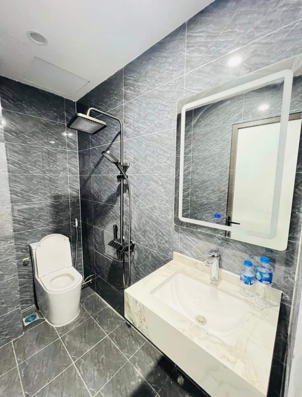 TRUNG TÂM HỌC VIÊN TÀI CHÍNH – DT53M2 – 6 TẦNG – GIÁ 12 TỶ – NGỖ Ô TÔ – THANG MÁY