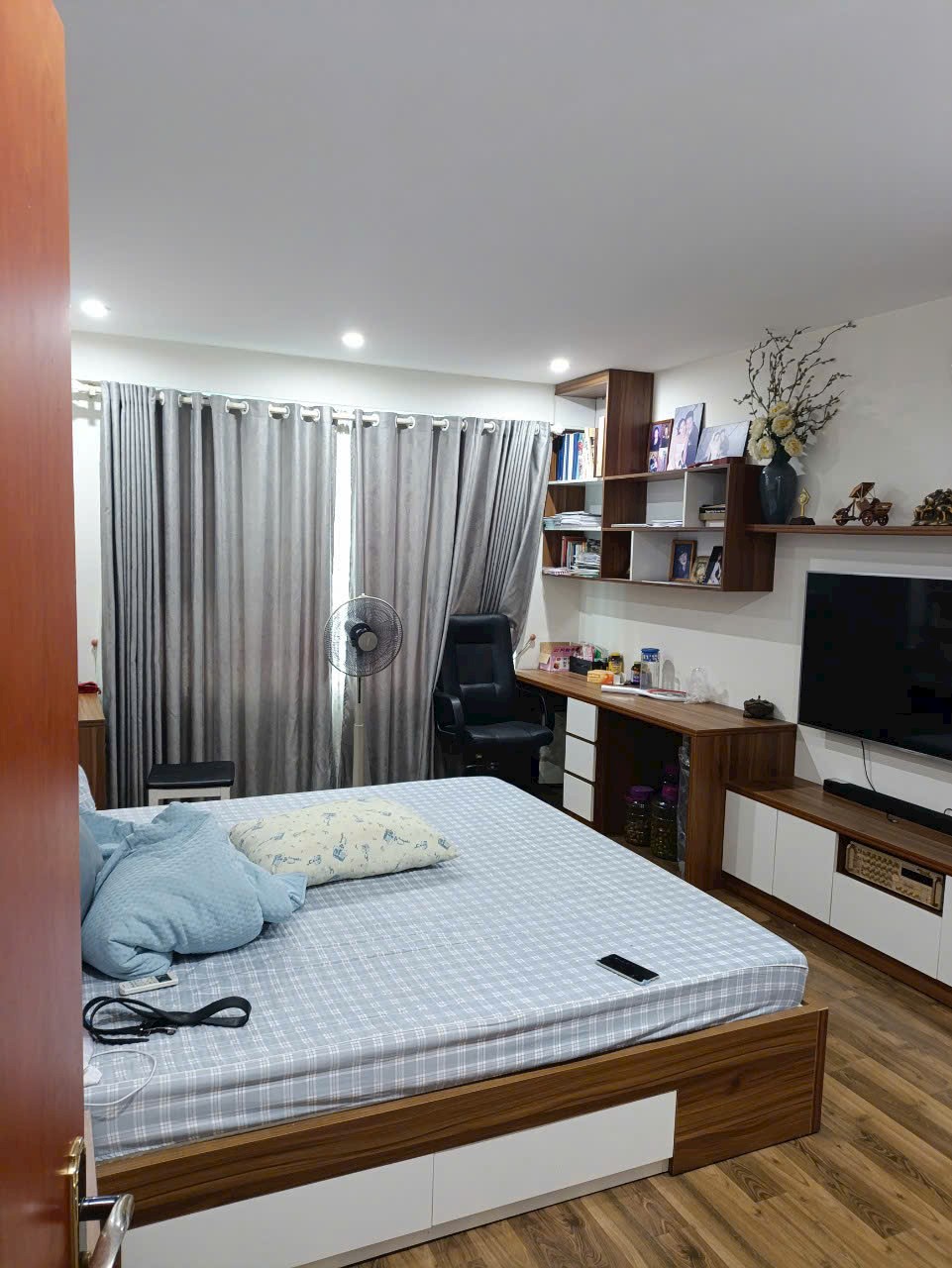 TRUNG TÂM HỌC VIÊN TÀI CHÍNH – DT53M2 – 6 TẦNG – GIÁ 12 TỶ – NGỖ Ô TÔ – THANG MÁY