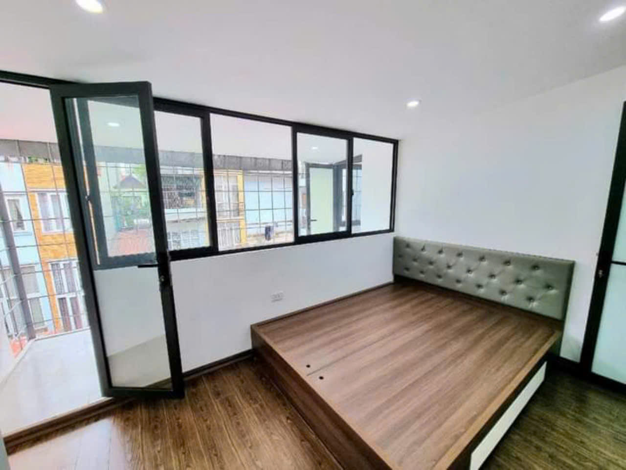 Bán nhà lô góc mặt ngõ phố Cầu Giấy 55m2 5tầng mặt tiền 4.5m 11.8 tỷ 0934266313