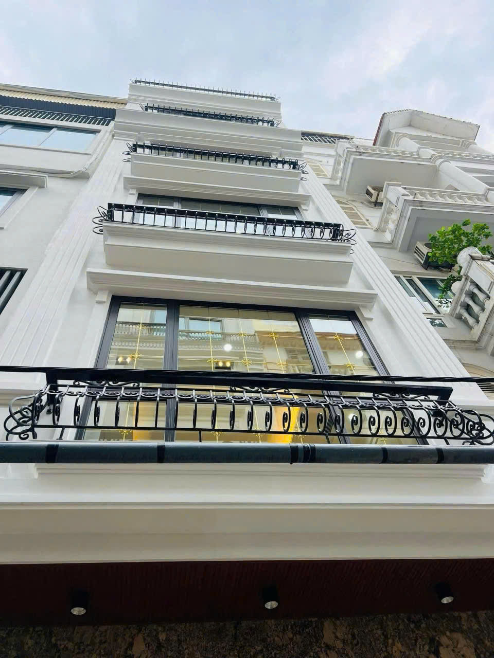 Bán nhà lô góc mặt ngõ phố Cầu Giấy 55m2 5tầng mặt tiền 4.5m 11.8 tỷ 0934266313