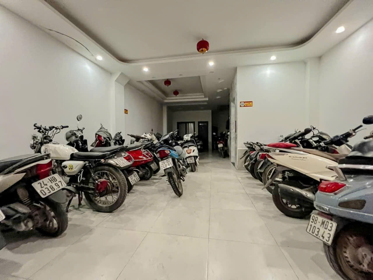 TRUNG TÂM HỌC VIÊN TÀI CHÍNH – DT53M2 – 6 TẦNG – GIÁ 12 TỶ – NGỖ Ô TÔ – THANG MÁY