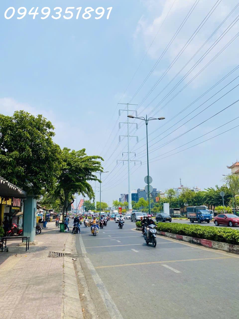 ĐẤT MẶT TIỀN PHẠM VĂN ĐỒNG 4200M2 NGANG 80M SHR HOÀN CÔNG ĐỦ GIÁ 270TỶ LH 0949351891 MR TOAN