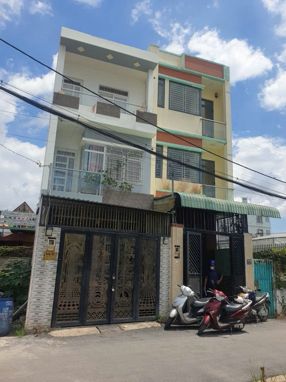 BÁN ĐẤT TẶNG NHÀ 3 LẦU + 2 PHÒNG TRỌ CHO THUÊ 12 TRIỆU/TH – NGÔ CHÍ QUỐC – BÌNH CHIỂU SÁT BÊN CHỢ ĐẦU MỐI
