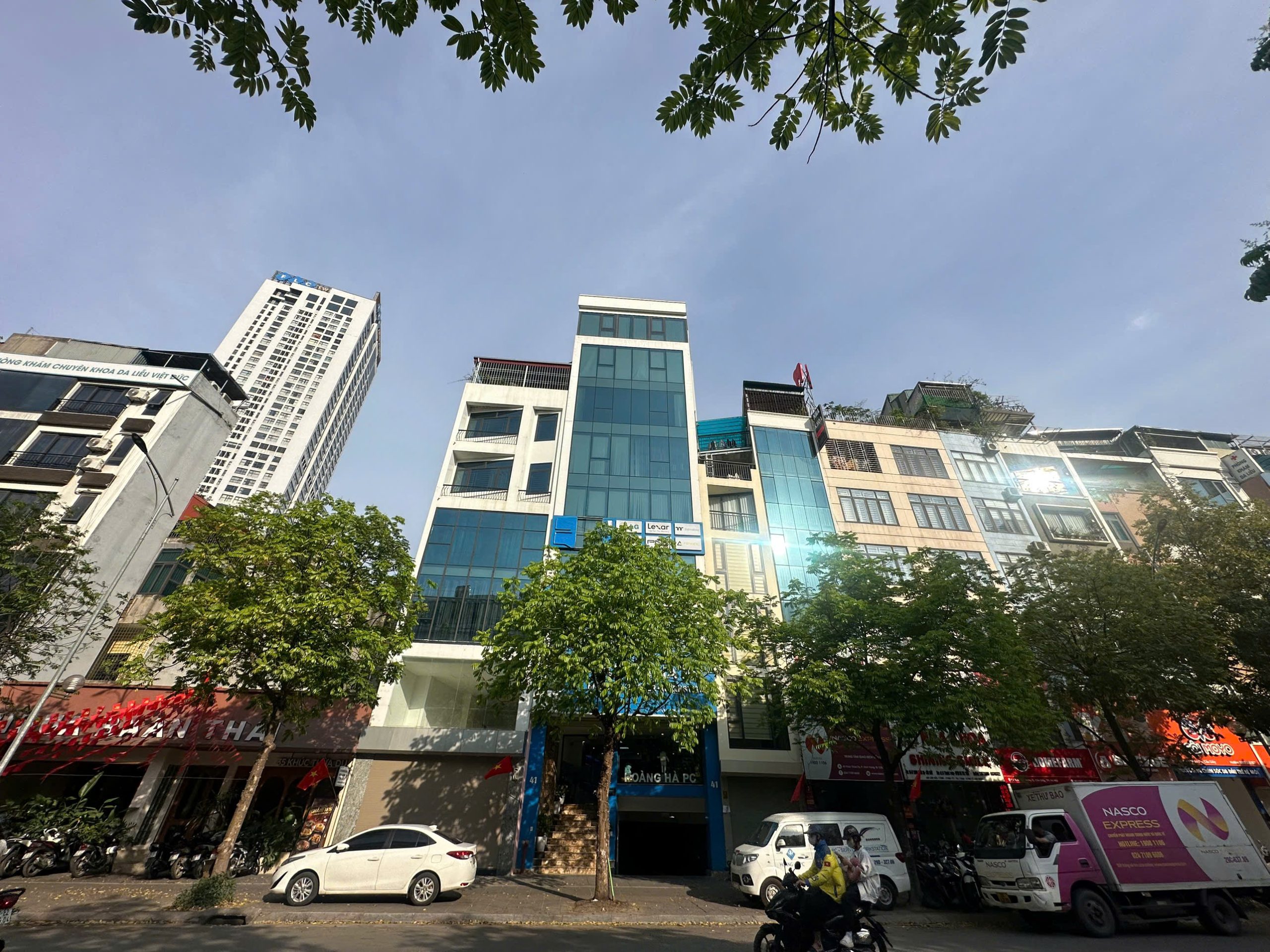 (Tin thật 100%) Bán tòa Văn Phòng 97m2 x 9 tầng tại mặt phố Nguyễn Ngọc Nại – Cho thuê 1,7 tỷ/năm